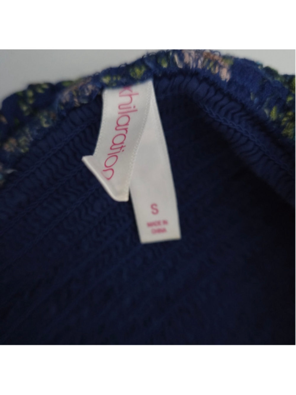 Xhilaration Navy Floral Smocked Crop Top size S 90s Grunge Indie Sleaze y2k - Picture 3 of 3